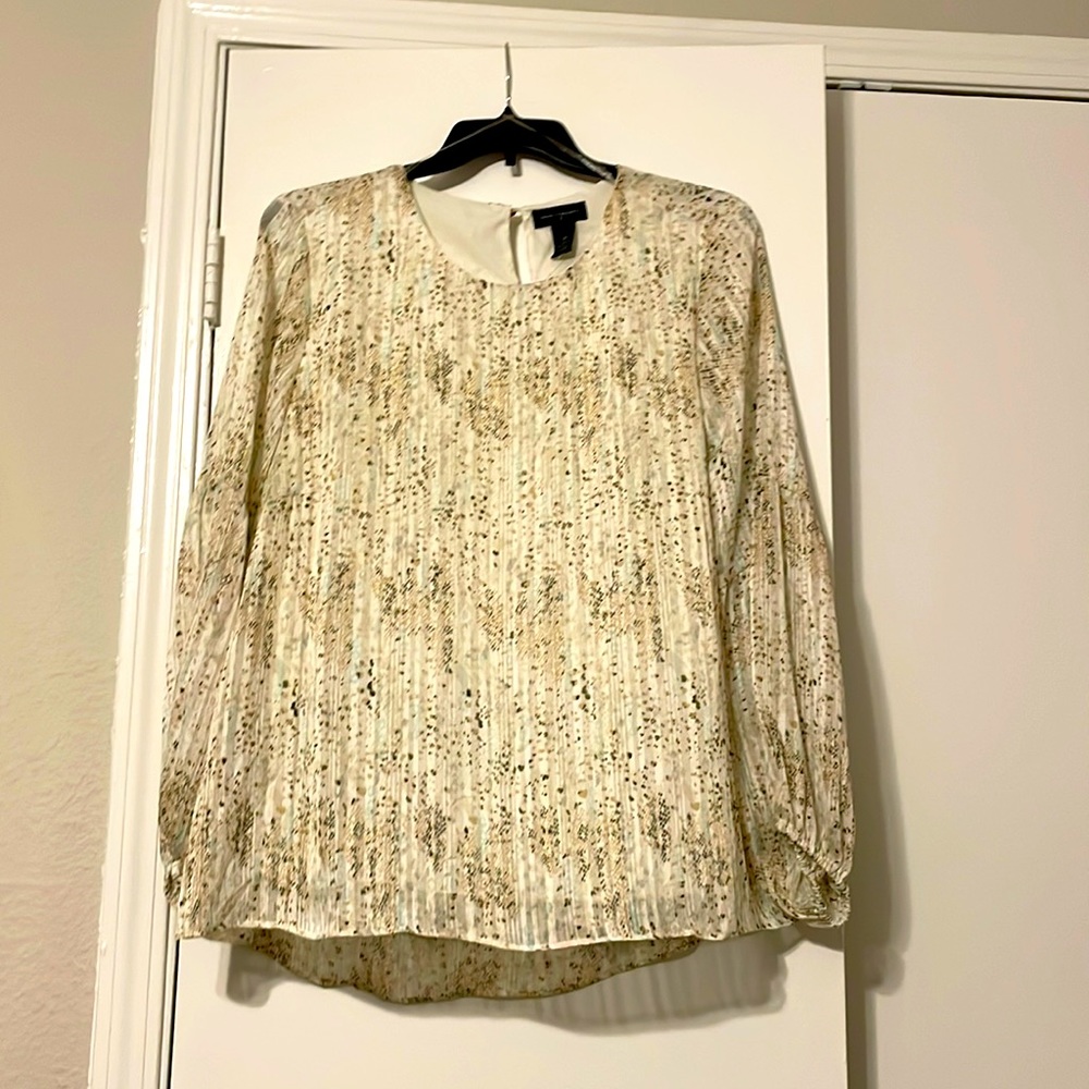 Investments long sleeve Beige/white 2x, never worn